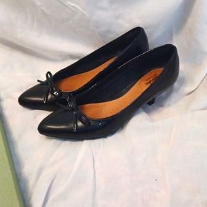 Clark's Black Leather Kitten Heels 7M